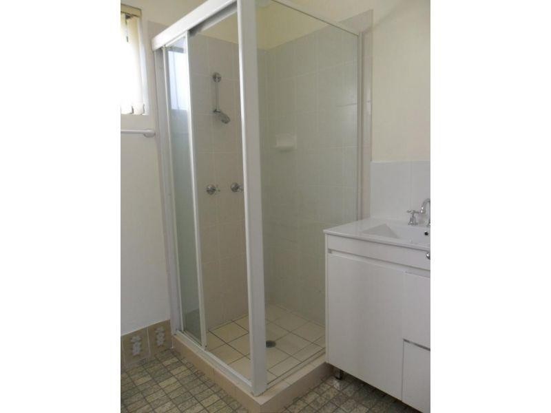 9/25 Imperial Parade, Labrador QLD 4215