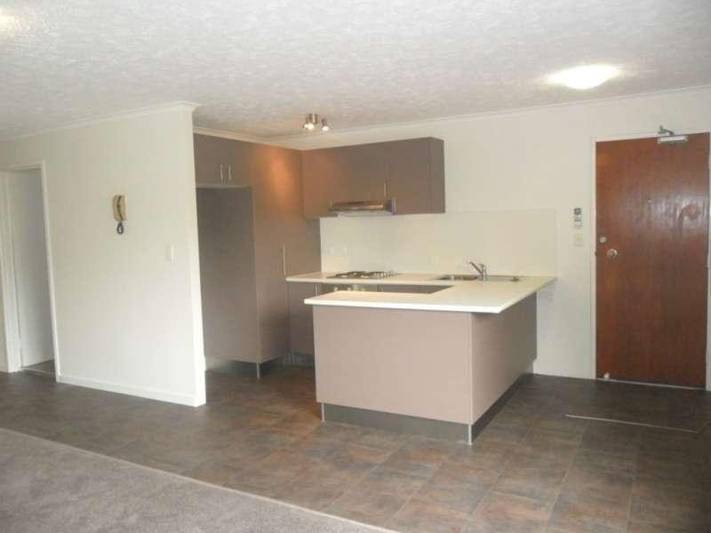 8/20 Bright Avenue, Labrador QLD 4215