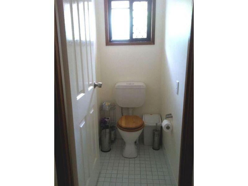 2/4 Paramount Place, Oxenford QLD 4210