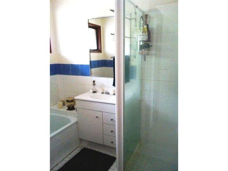 2/4 Paramount Place, Oxenford QLD 4210