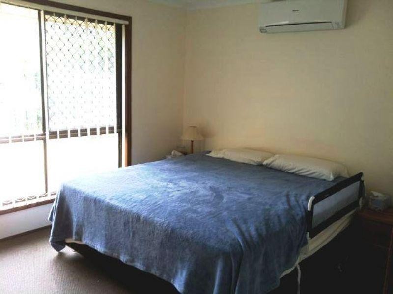 2/4 Paramount Place, Oxenford QLD 4210