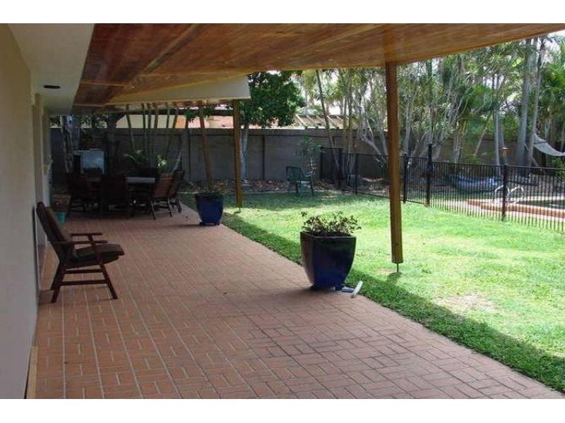 7 McCleary Street, Bundall QLD 4217