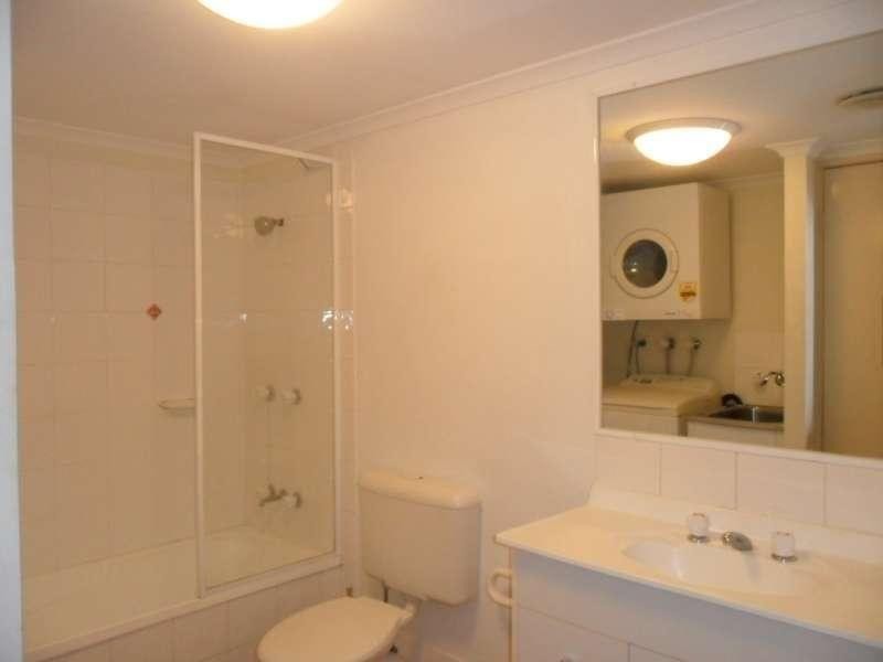 17/45 Pohlman Street, Southport QLD 4215