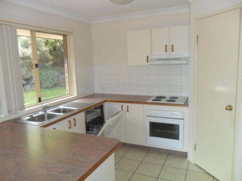 14 Palmerston Drive, Pacific Pines QLD 4211