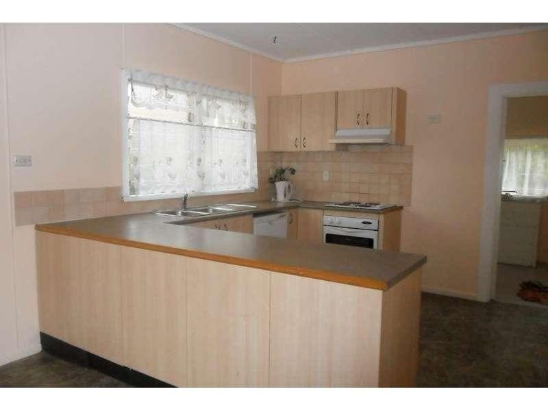 16 Bright Avenue, Labrador QLD 4215