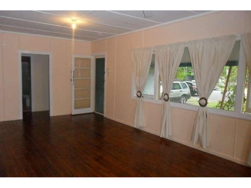 16 Bright Avenue, Labrador QLD 4215