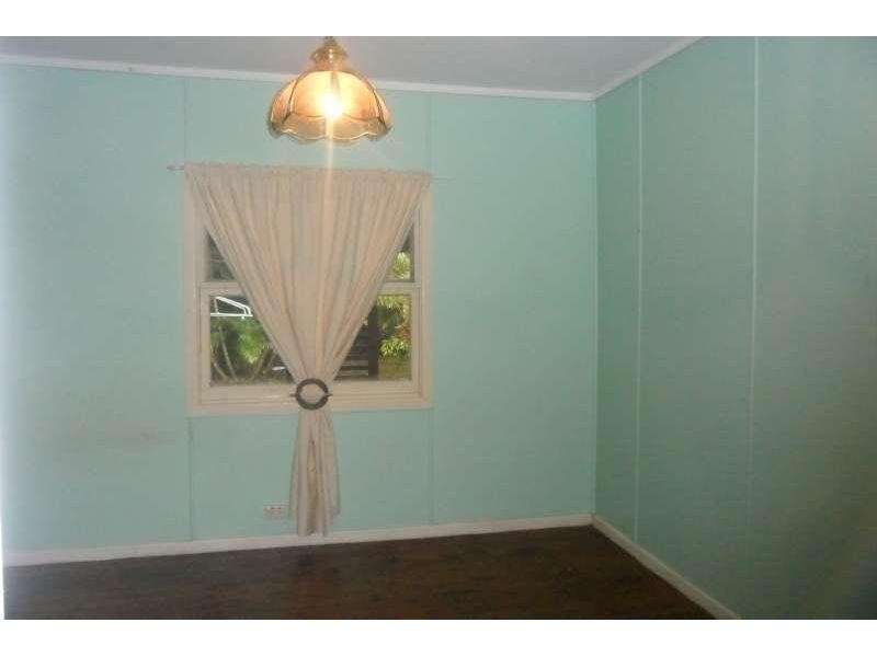 16 Bright Avenue, Labrador QLD 4215