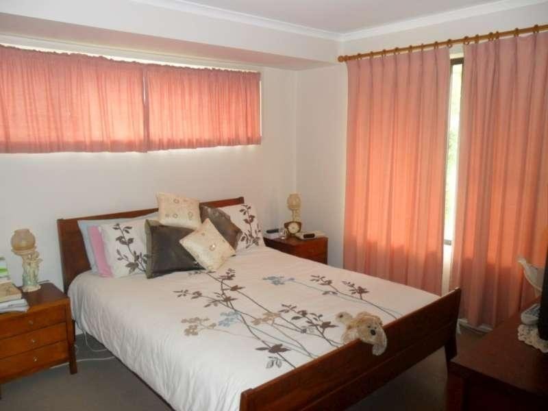 2/5 Hentdale Street, Labrador QLD 4215