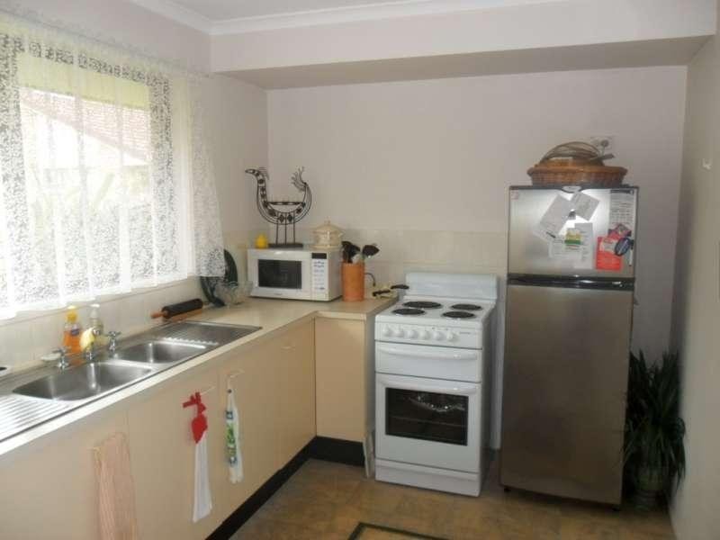 2/5 Hentdale Street, Labrador QLD 4215