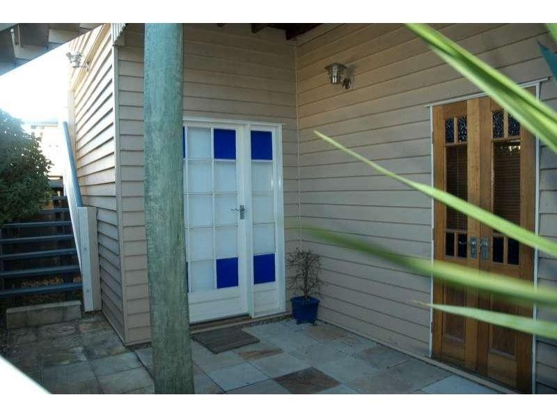 46 Ninth Avenue, Coorparoo QLD 4151