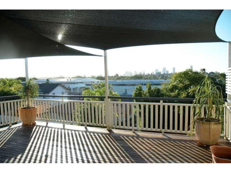 46 Ninth Avenue, Coorparoo QLD 4151