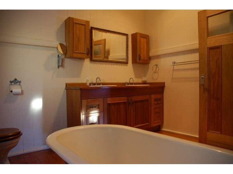 46 Ninth Avenue, Coorparoo QLD 4151