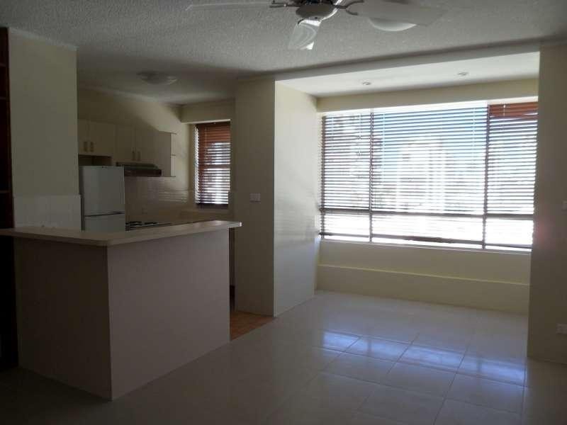 17/15 Pacific Street, Main Beach QLD 4217