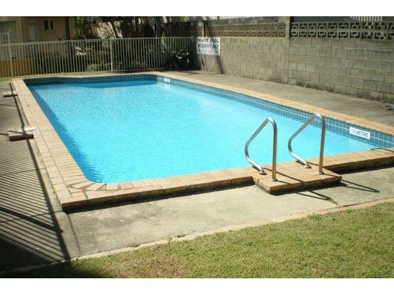 17/15 Pacific Street, Main Beach QLD 4217