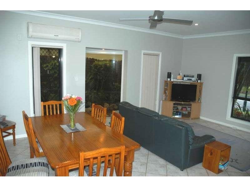 9 West Mountain Court, Parkwood QLD 4214