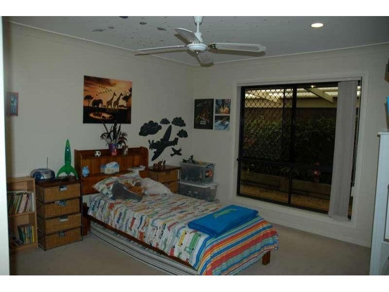 9 West Mountain Court, Parkwood QLD 4214