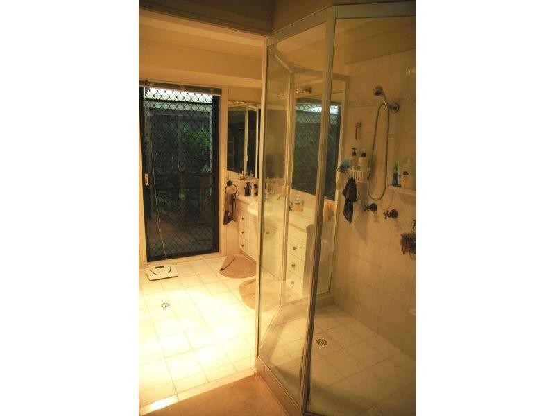 9 West Mountain Court, Parkwood QLD 4214