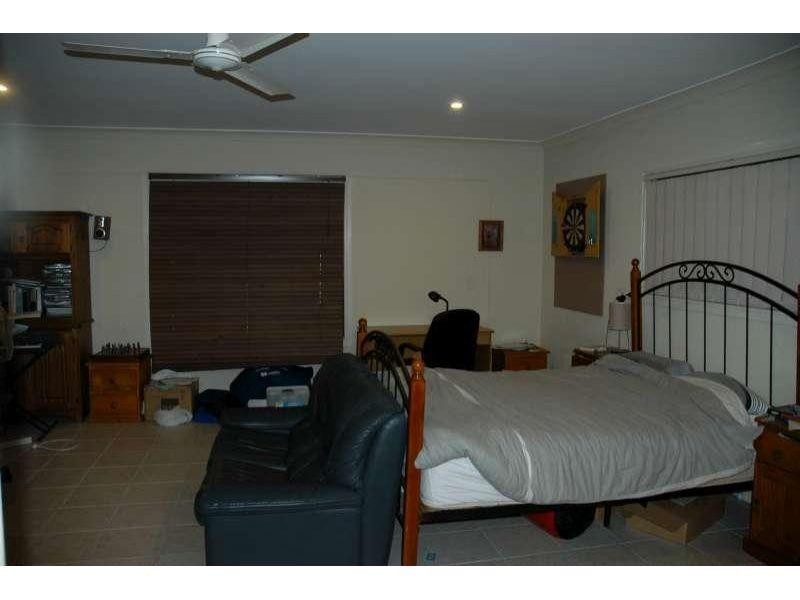 9 West Mountain Court, Parkwood QLD 4214