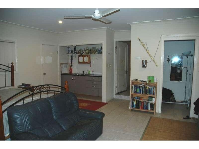 9 West Mountain Court, Parkwood QLD 4214