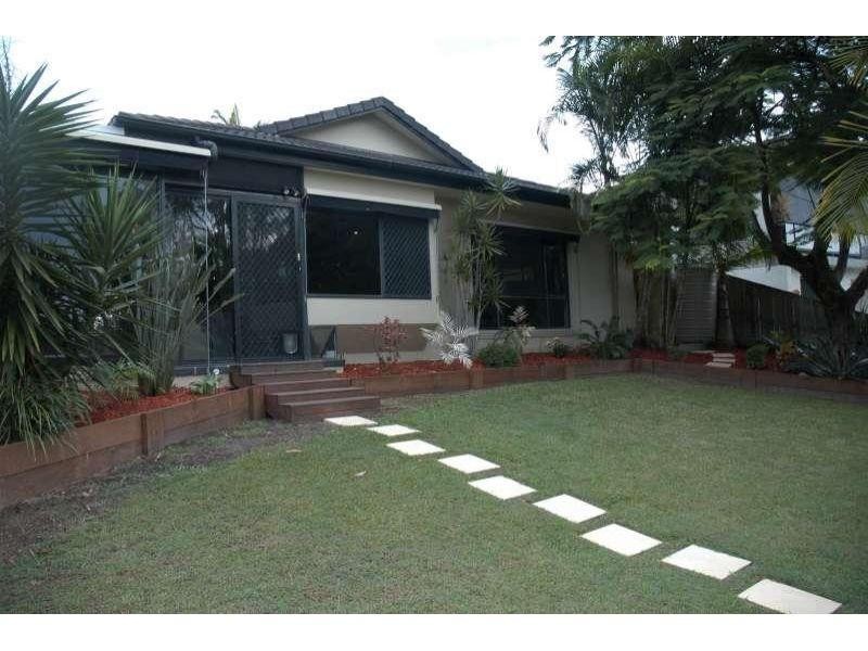 9 West Mountain Court, Parkwood QLD 4214