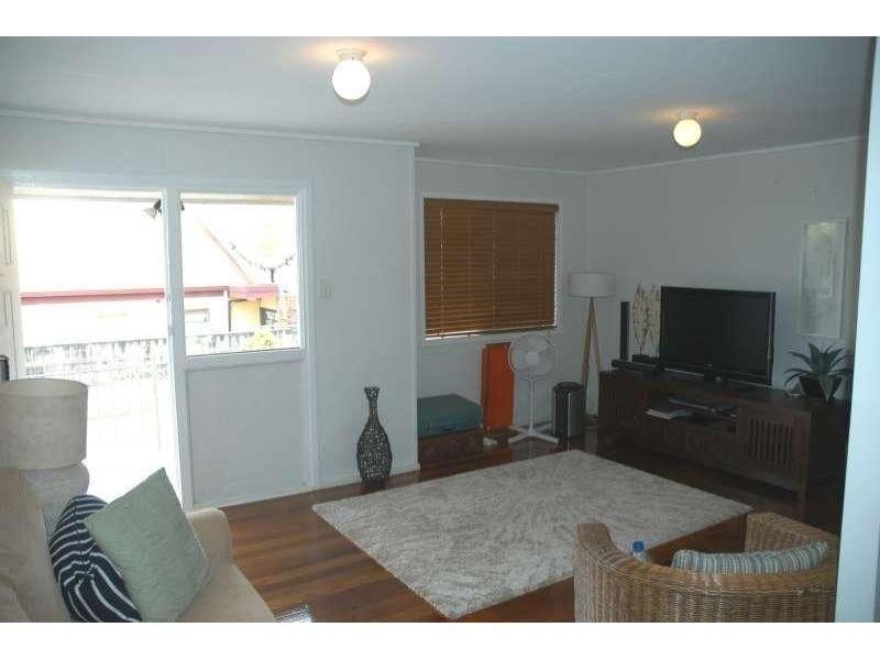 11 Myall Street, Southport QLD 4215