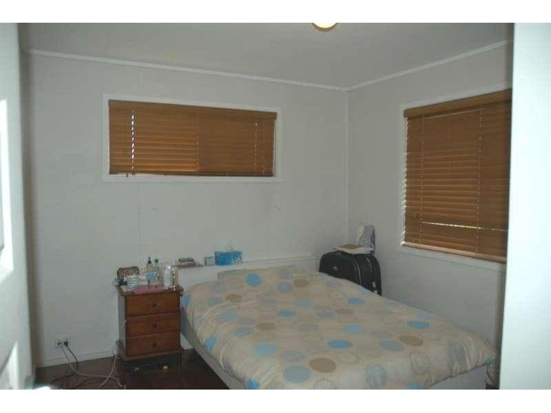 11 Myall Street, Southport QLD 4215