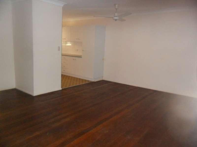 2/158 Frank Street, Labrador QLD 4215