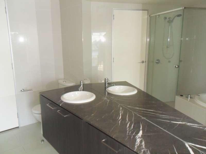 2203/4 Wahroonga Place, Surfers Paradise QLD 4217