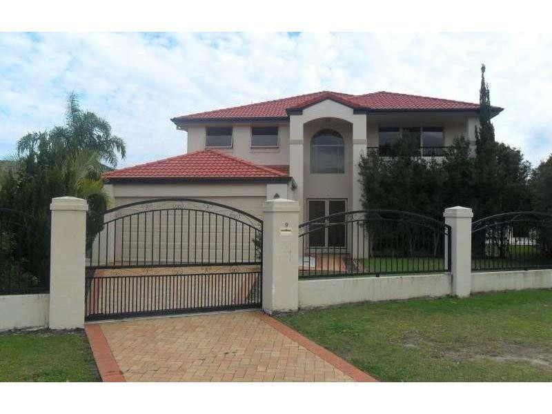 9 Marjorie Crescent, Benowa QLD 4217