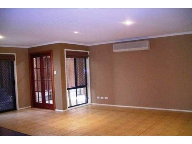 9 Katie Court, Arundel QLD 4214