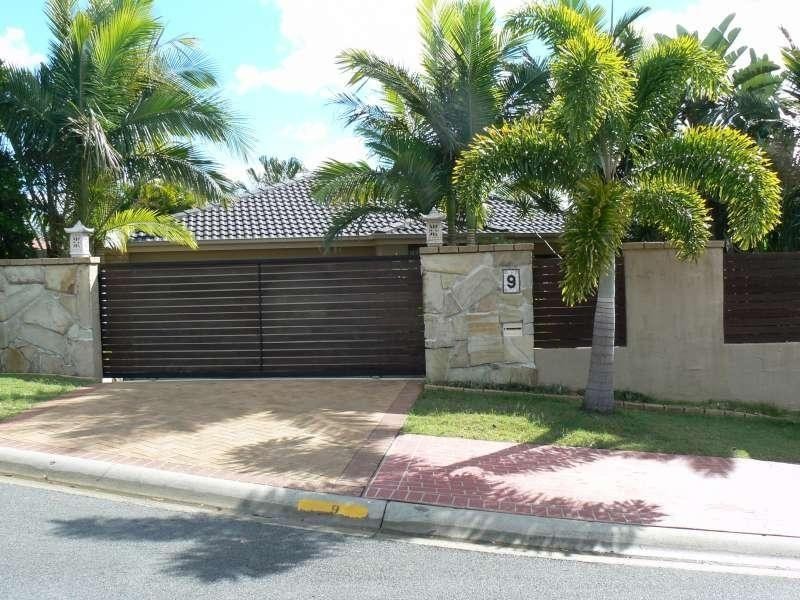 9 Katie Court, Arundel QLD 4214