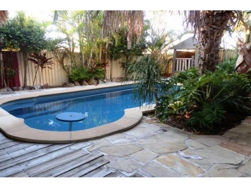 9 Katie Court, Arundel QLD 4214