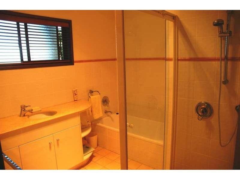 11 Lillian Avenue, Ashmore QLD 4214