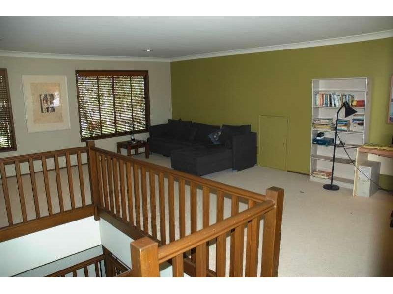 11 Lillian Avenue, Ashmore QLD 4214