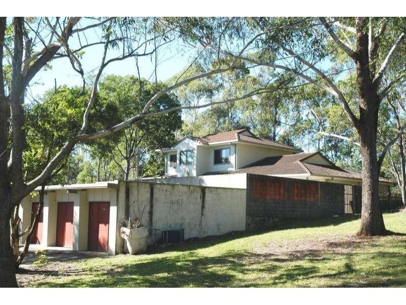 11 Lillian Avenue, Ashmore QLD 4214