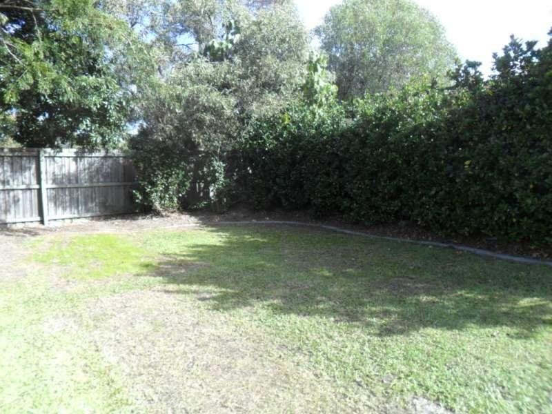 6 Muirefield Place, Arundel QLD 4214