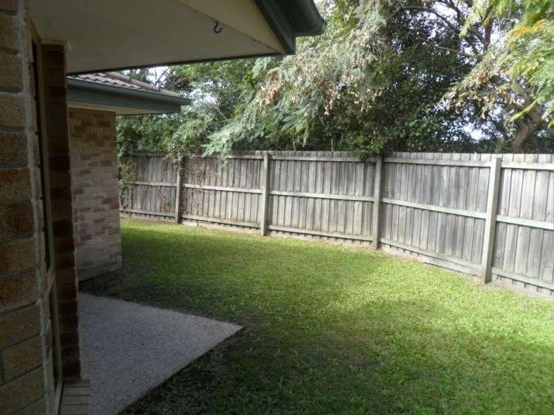 6 Muirefield Place, Arundel QLD 4214