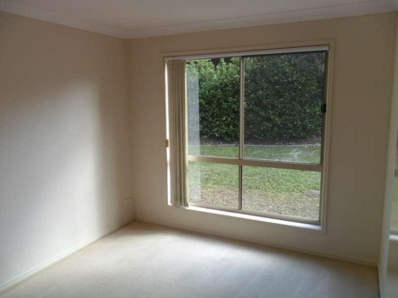 6 Muirefield Place, Arundel QLD 4214