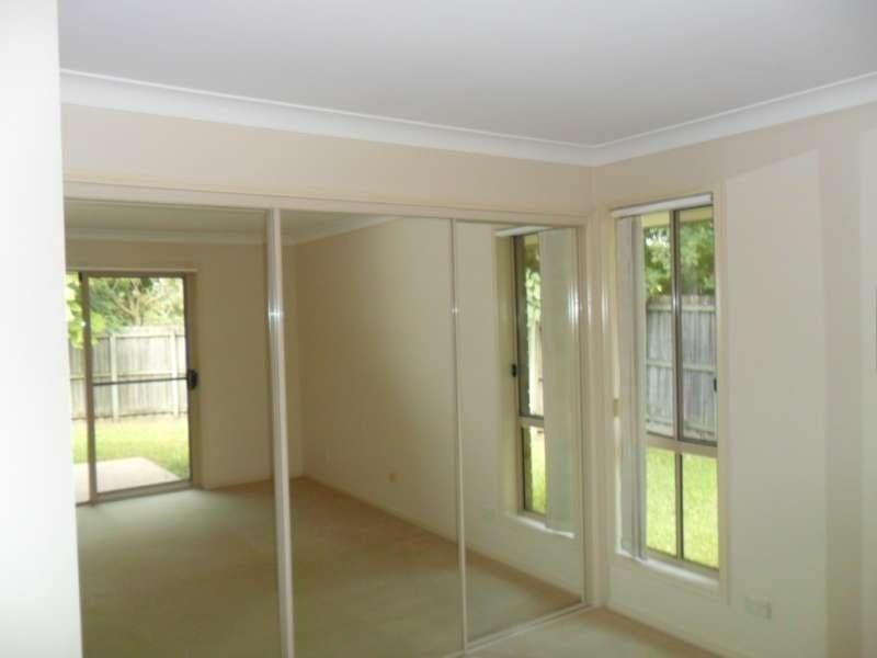 6 Muirefield Place, Arundel QLD 4214