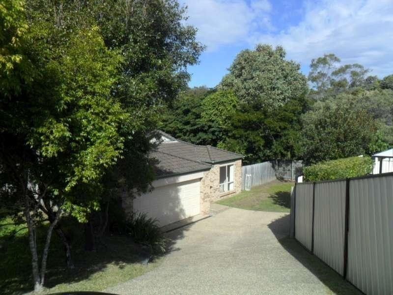 6 Muirefield Place, Arundel QLD 4214