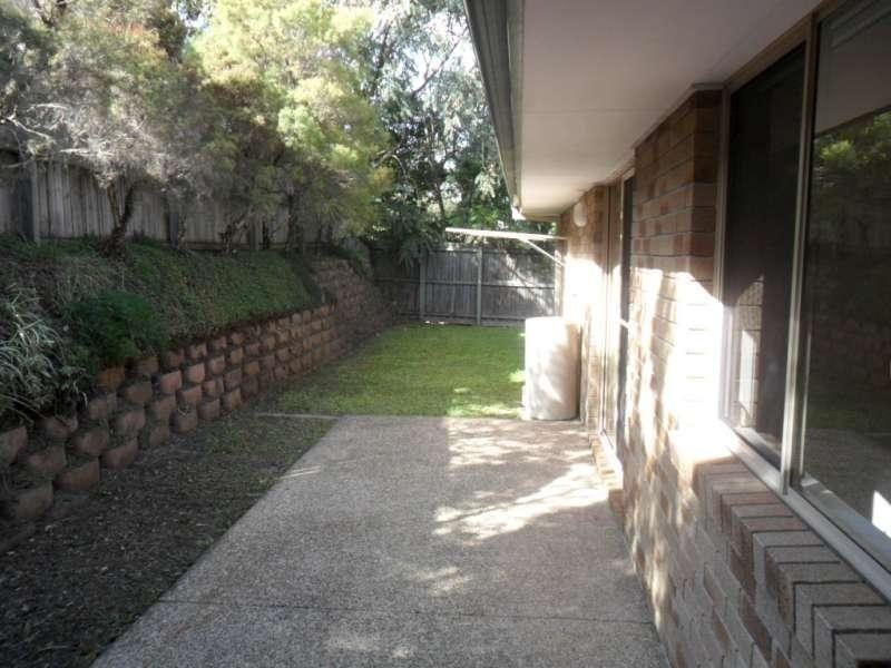 6 Muirefield Place, Arundel QLD 4214