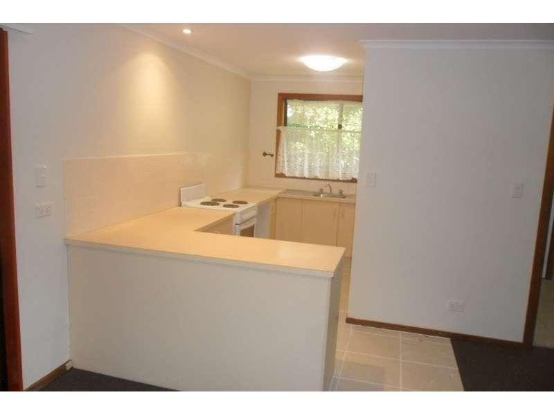 2/8 Shillito Street, Southport QLD 4215