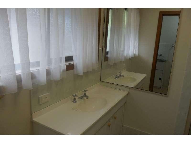 2/8 Shillito Street, Southport QLD 4215