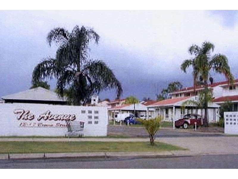 8/13-17 Brown Street, Labrador QLD 4215