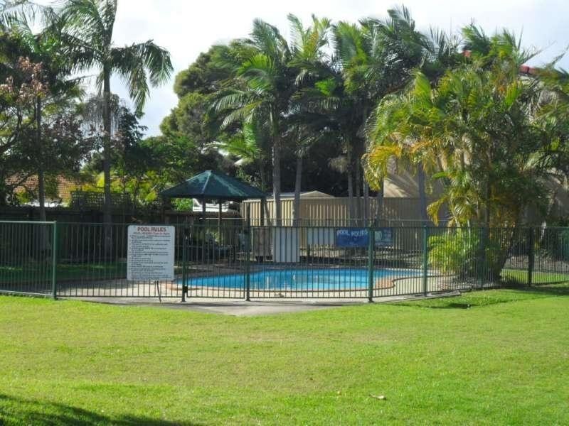 8/13-17 Brown Street, Labrador QLD 4215