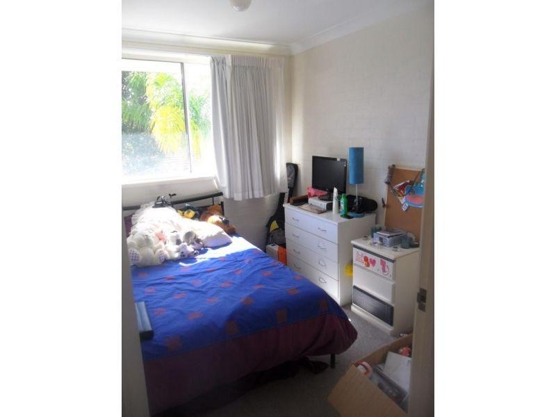 8/13-17 Brown Street, Labrador QLD 4215