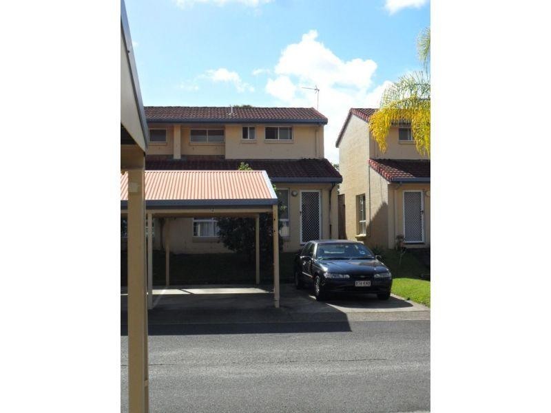 8/13-17 Brown Street, Labrador QLD 4215