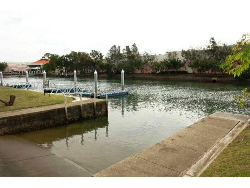 6/106 Bayview Street, Runaway Bay QLD 4216