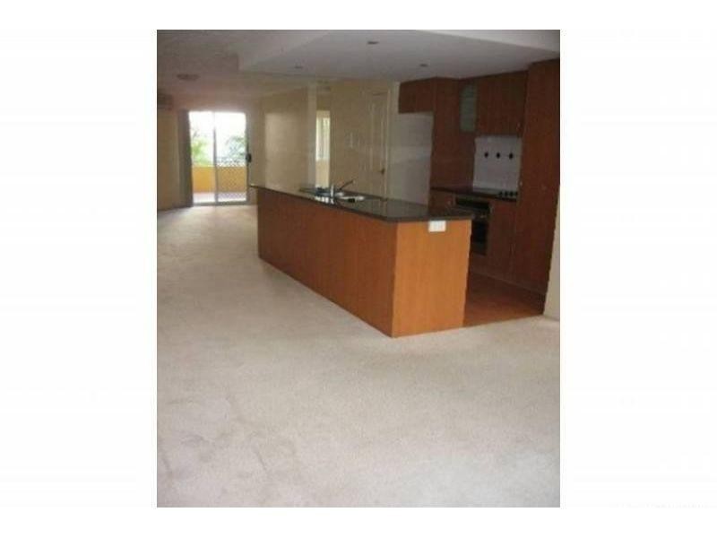 2/7-11 Johnston Street, Southport QLD 4215