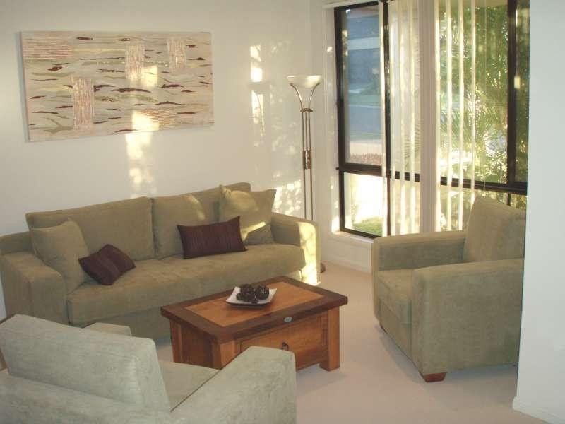 6 Nepean Court, Varsity Lakes QLD 4227